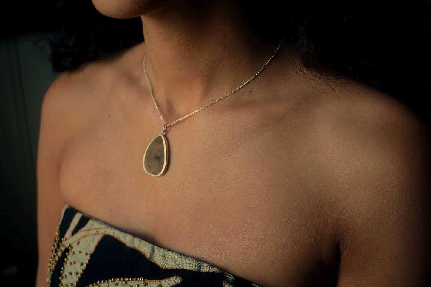 SINKING WILD JAVANESE SANDALWOOD FRAGRANT PENDANTS - Unique pieces