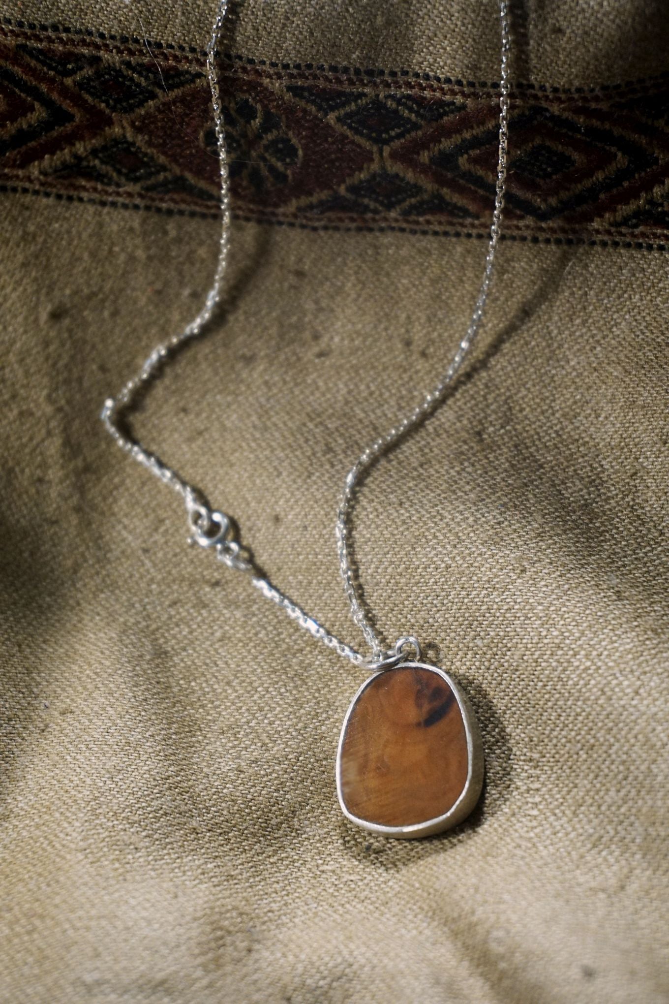 SINKING WILD JAVANESE SANDALWOOD FRAGRANT PENDANTS - Unique pieces