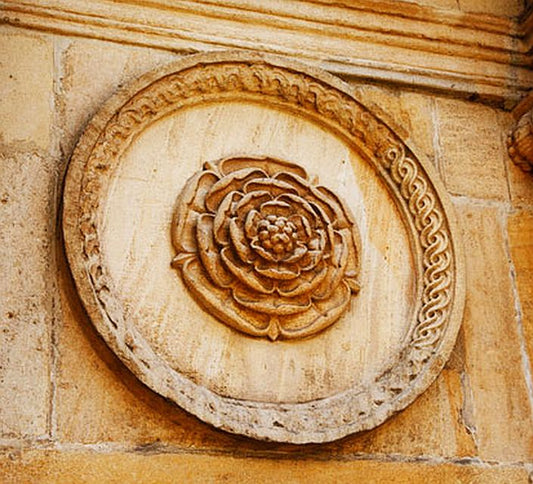 ROSE BOUQUET in VINTAGE SANDALWOOD - Our Own Rose otto selection in vintage Sri Lankan Sandalwood oil / 100% Pure & natural