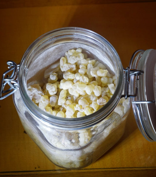 WHITE LUBAN - High grade Boswellia sacra Frankincense / Oliban from Dhofar (Oman)