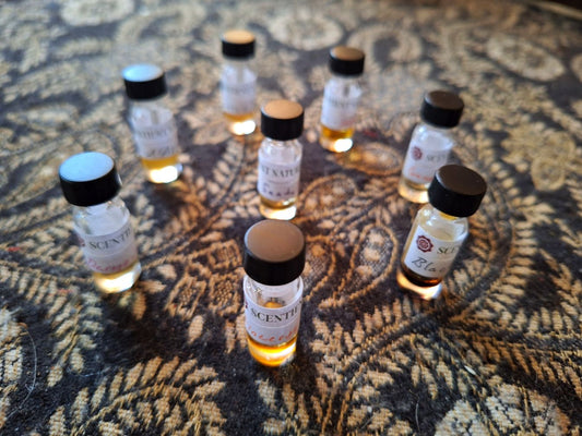 OUD / AGARWOOD OILS SAMPLE SETS - Discover Our Exclusive Artisan Offerings