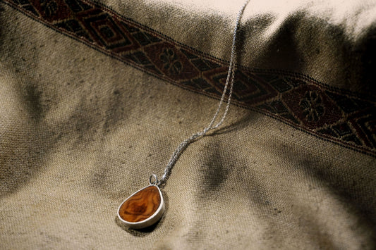 SINKING WILD JAVANESE SANDALWOOD FRAGRANT PENDANTS - Unique pieces