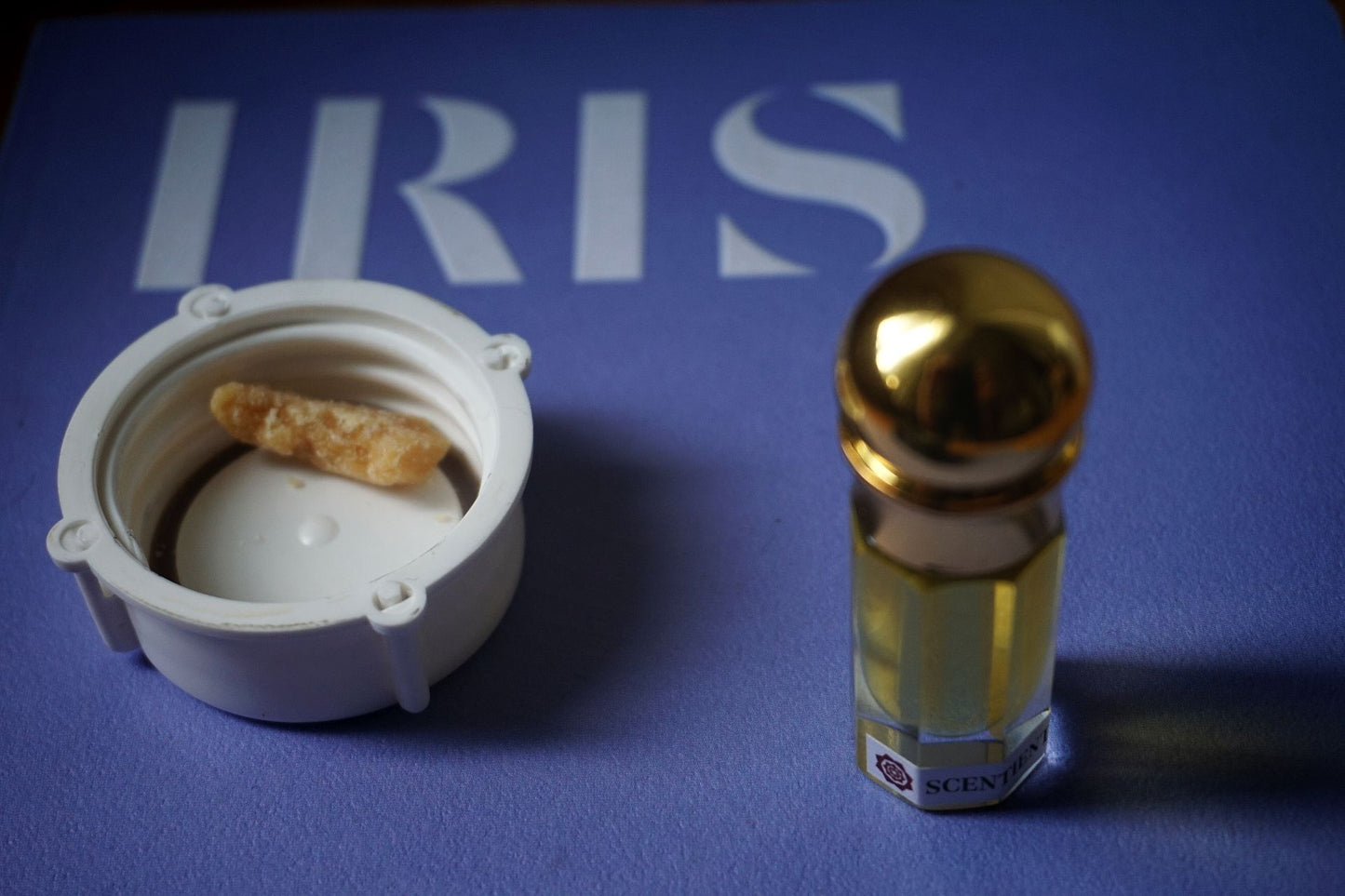 SANCTIRIS - Orris butter in a base of vintage Sandalwood oil